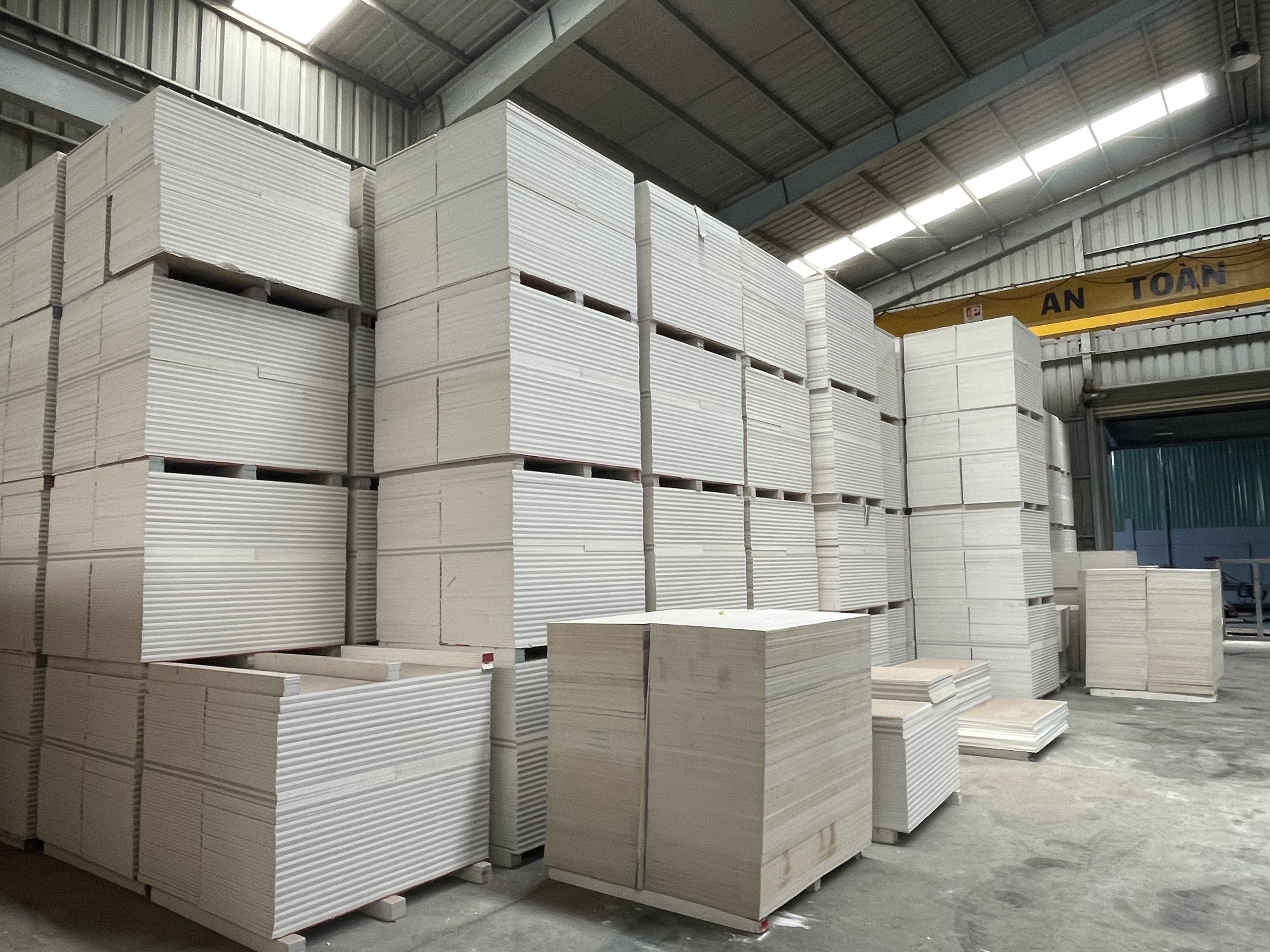 Top 3 Đơn Vị Chuyên Sản Xuất và Cung Cấp Thạch Cao Uy Tín Nhất Tại Bình Dương