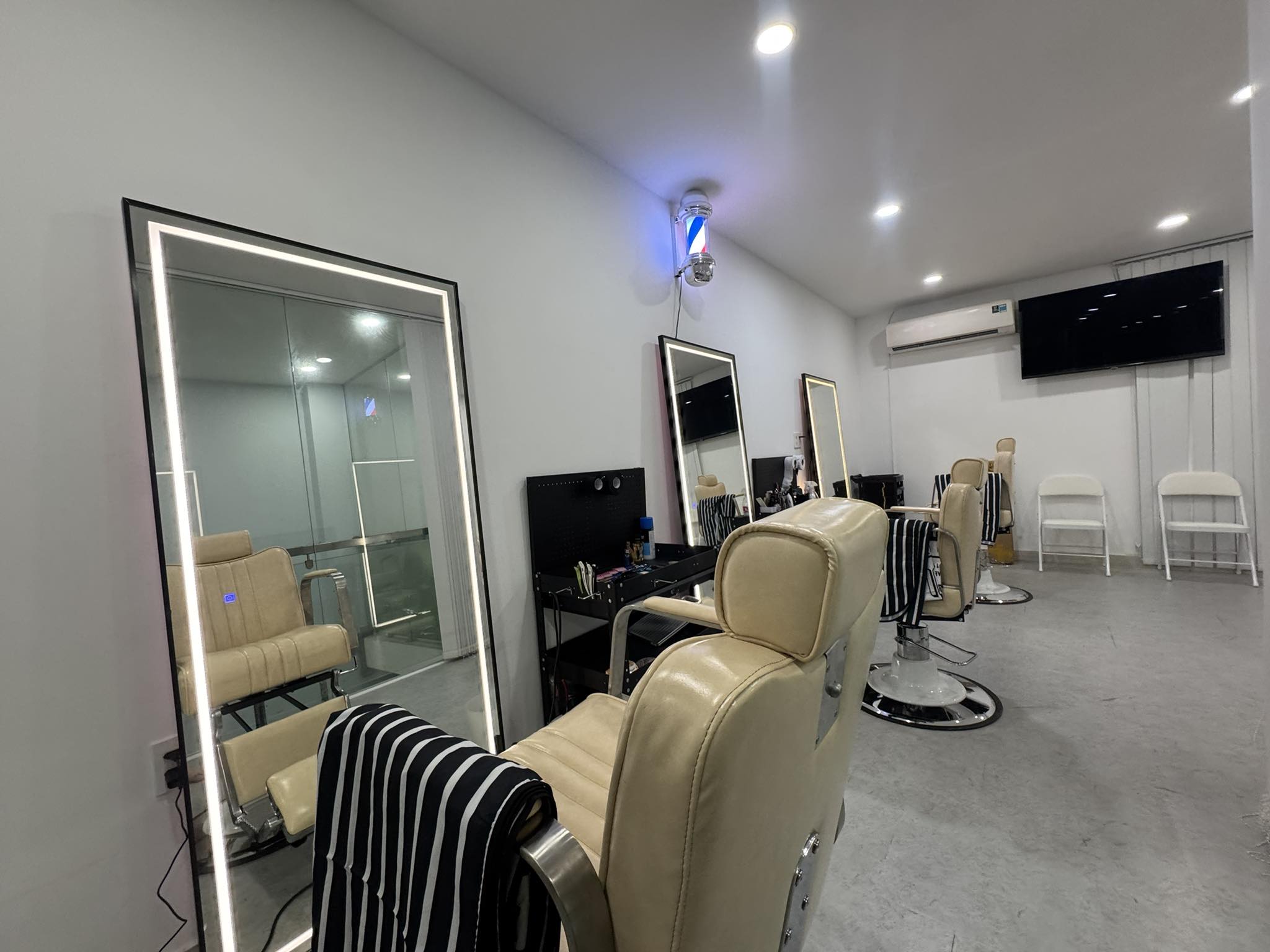 Top 3 Barber Shop Chất Lượng Tại Quận 1 (2025) – Nơi Tạo Kiểu Tóc Nam Chuẩn Mực & Cá Tính