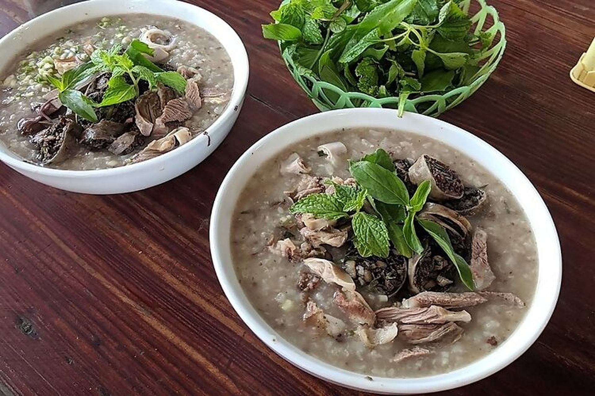 TOP 3 QUÁN CHÁO LÒNG NGON NHẤT QUẬN 2 – CHÁO LÒNG 18A NAM ĐỊNH NỔI BẬT NHẤT