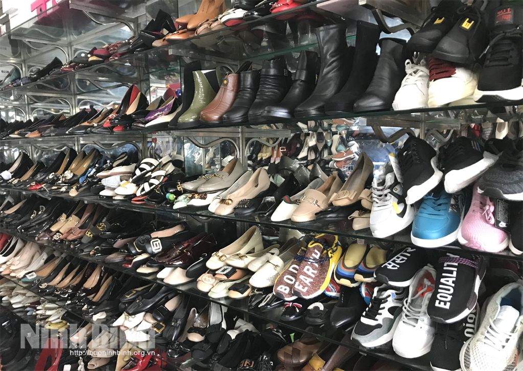 Top 3 cửa hàng giày dép uy tín, chất lượng tại Quận 5 – Nơi bạn tìm thấy phong cách và sự thoải mái cho đôi chân