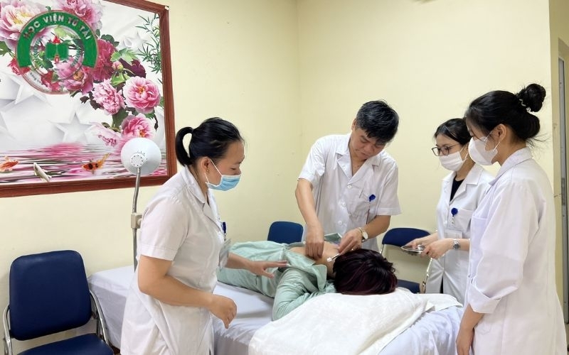 Học Y sĩ Y học cổ truyền liên thông bác sĩ được không? - Học viện tú tài