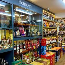 Top 3 Cửa Hàng Rượu Uy Tín Nhất Tại Tân Phú – Địa Chỉ Tin Cậy Cho Người Yêu Rượu, Trong Đó Hoàng Phú Xứng Danh Số 1