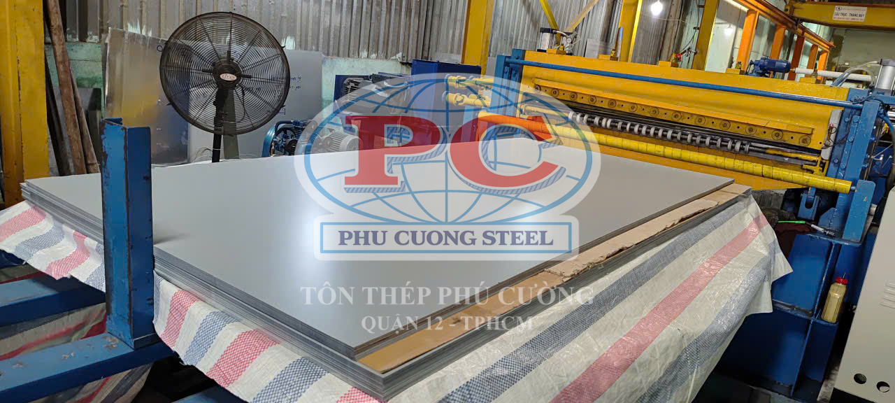Top 3 Địa Chỉ Cung Cấp Tôn Thép Khổ Lớn Và Gia Công Theo Yêu Cầu Uy Tín Nhất Tại TPHCM