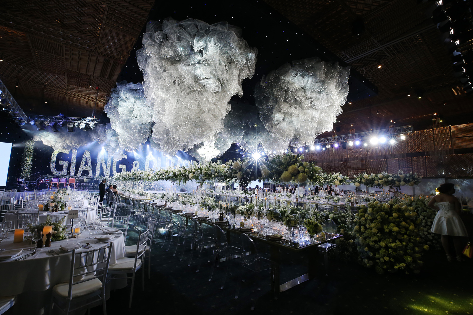 Dickies Barbershop - Địa điểm lý tưởng cho cánh mày râu.