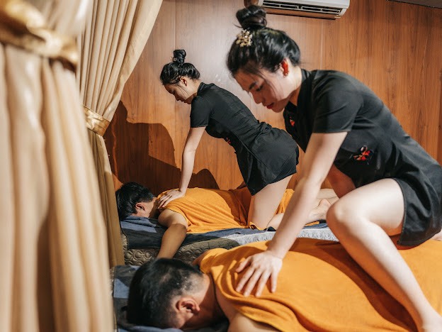 Top 3 best massage addresses in District 7 today