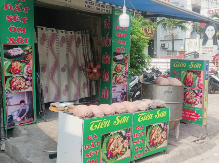 Khám Phá Hương Vị Độc Đáo - Gà Nướng Đất Sét Ôm Xôi TIÊN SƠN