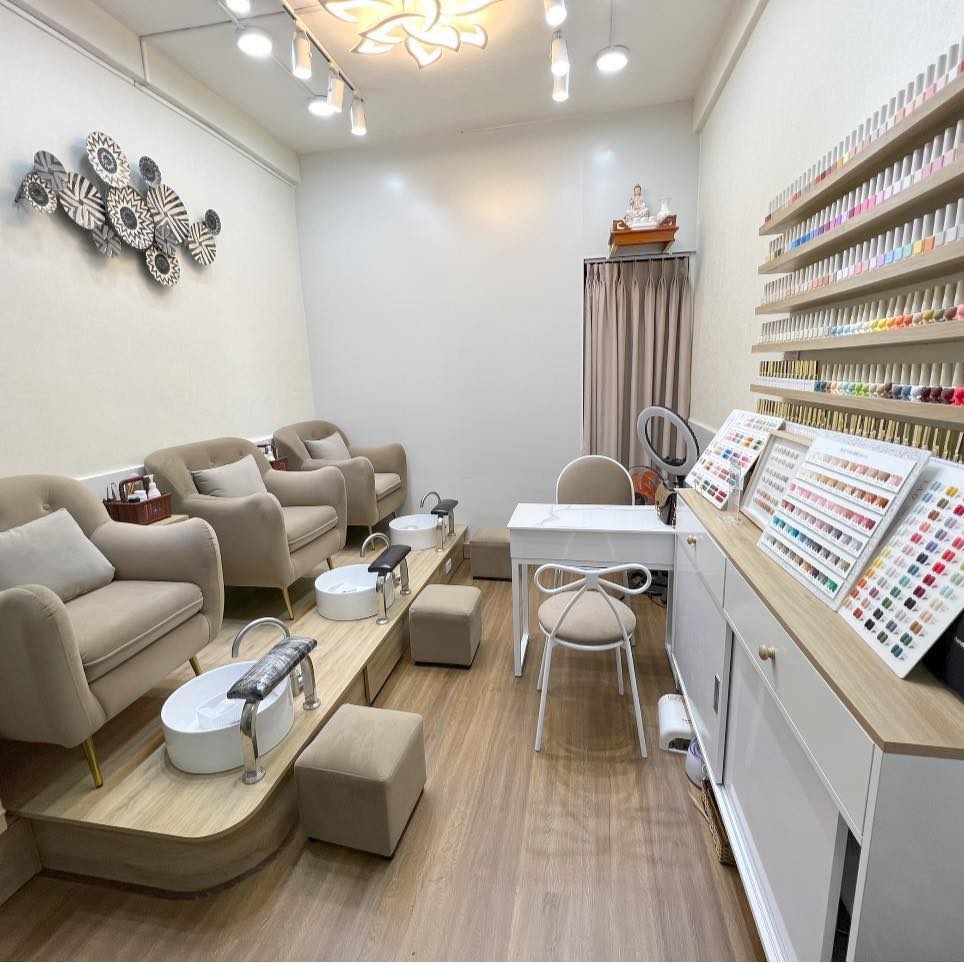 nail