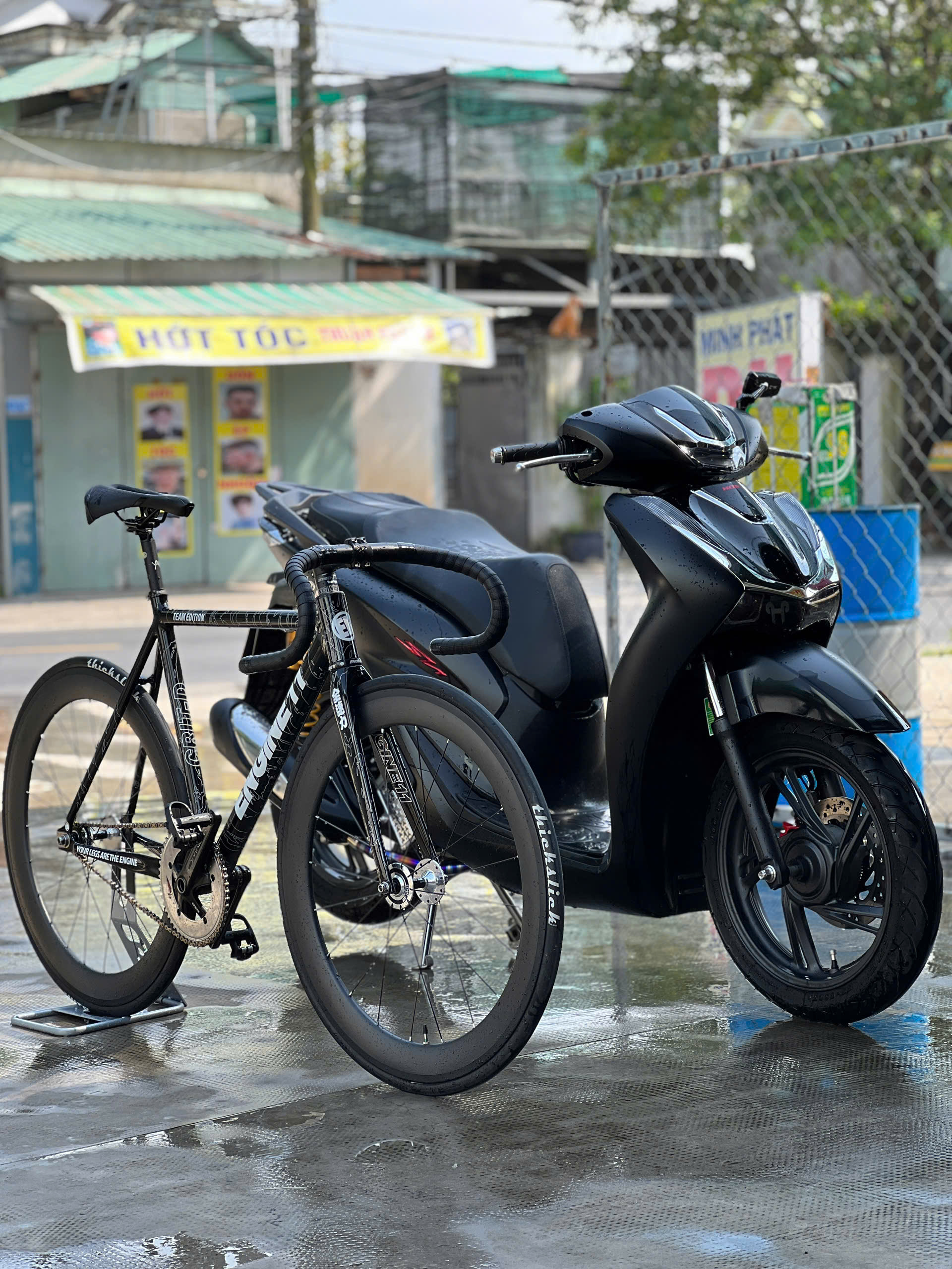 Dịch Vụ Sơn Xe Máy Chuyên Nghiệp – Thay Áo Mới Cho Xế Yêu