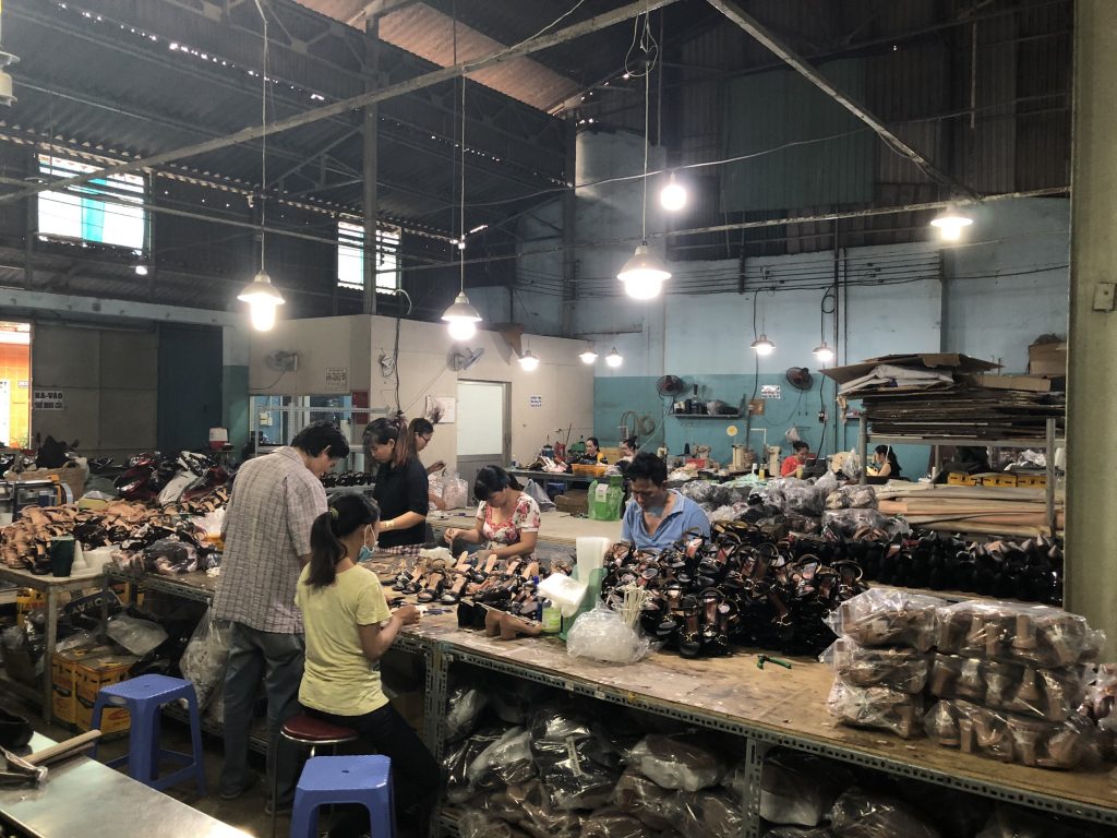 Top 3 xưởng giày dép uy tín và chất lượng tại TPHCM
