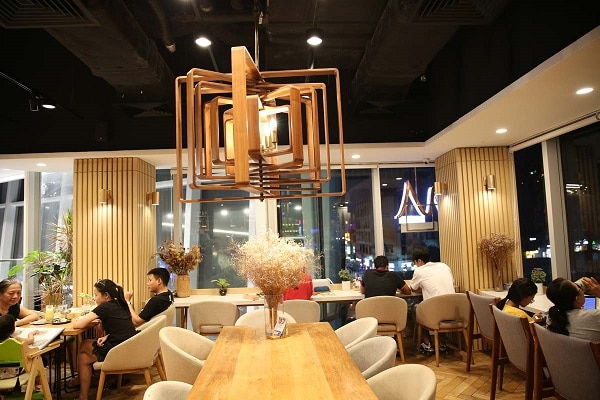 Top 3 cửa hàng bán đèn trang trí uy tín nhất tphcm