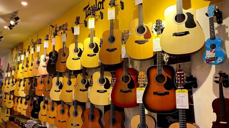 TOP 3 Cửa hàng Bán Đàn Guitar  Uy tín tại TP.HCM